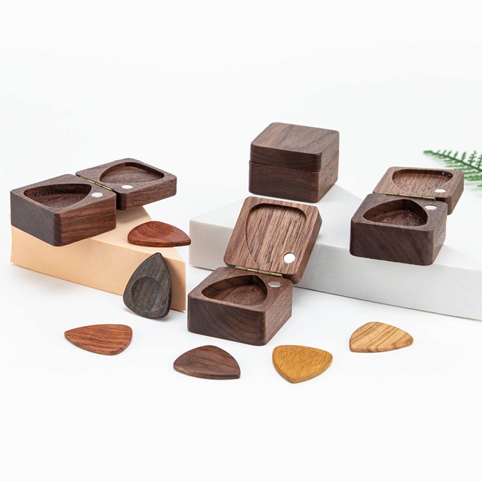 Tnobhg Wooden Guitar Picks Holder Storage Box Lightweight Portable Handcrafted Guitar Picks Storage Container
